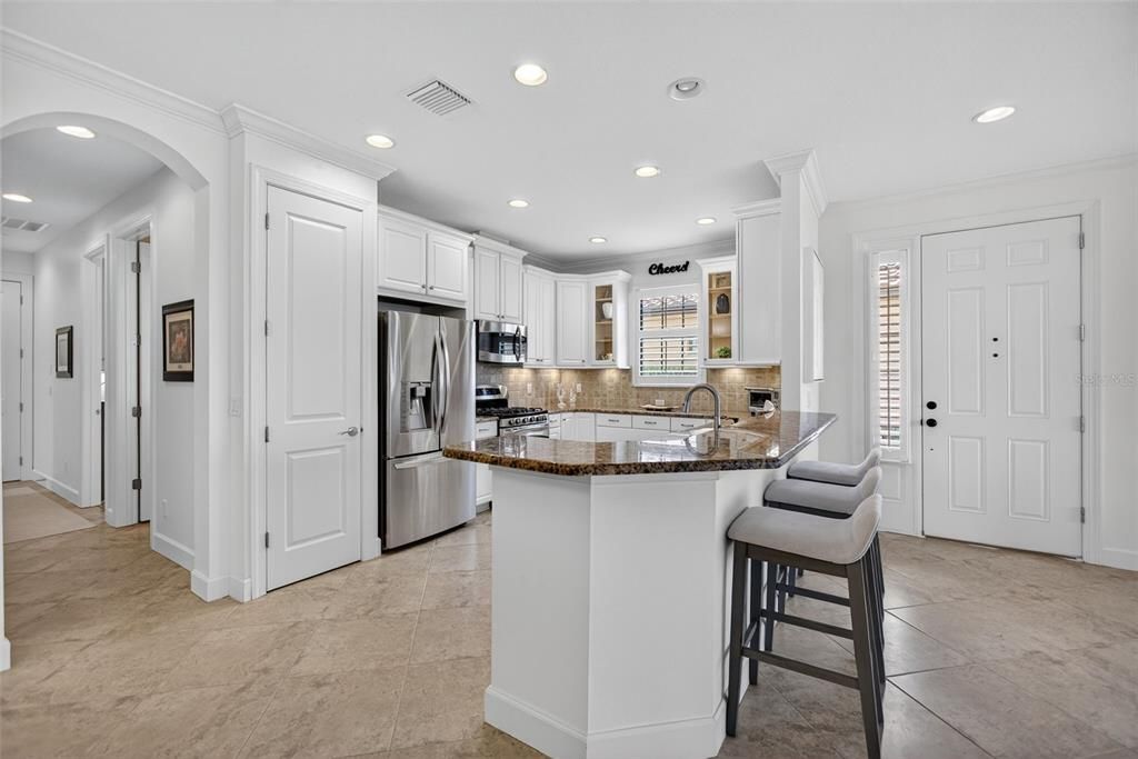 Active With Contract: $520,000 (2 beds, 2 baths, 1700 Square Feet)