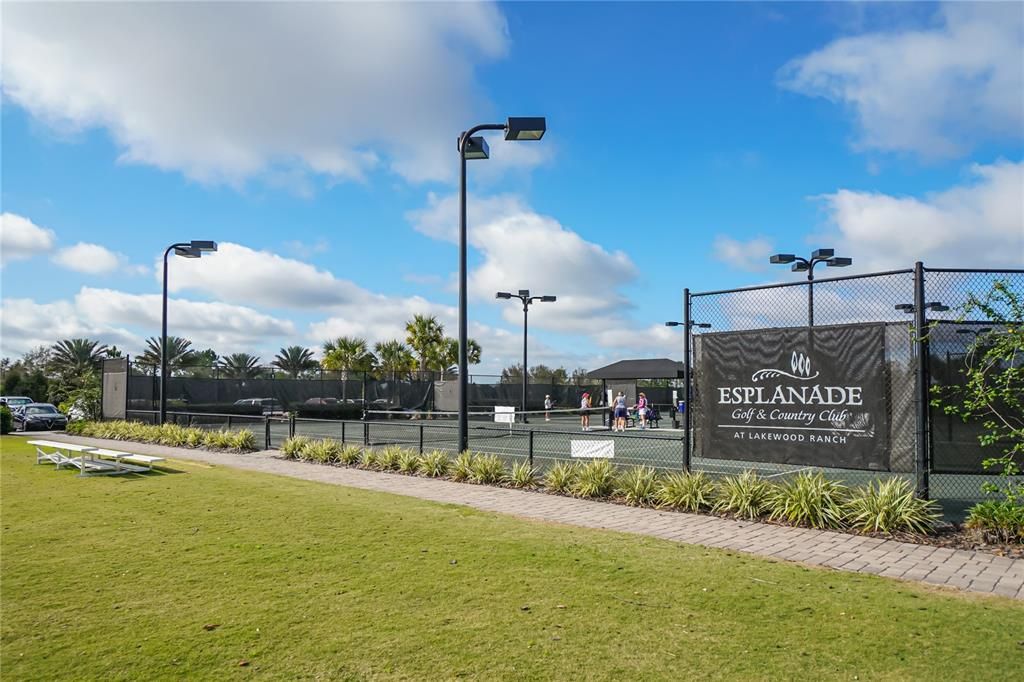 Active With Contract: $520,000 (2 beds, 2 baths, 1700 Square Feet)