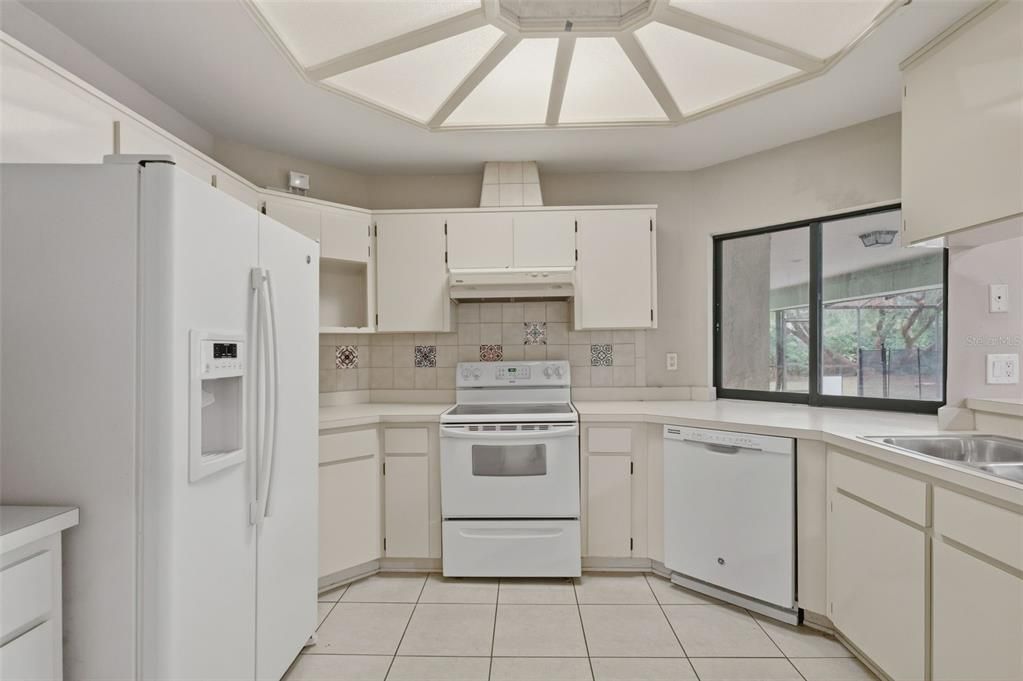 Active With Contract: $549,900 (4 beds, 3 baths, 2535 Square Feet)