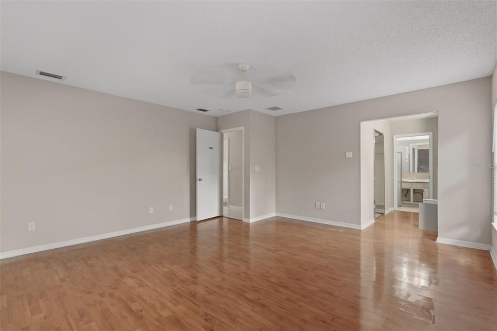 Active With Contract: $549,900 (4 beds, 3 baths, 2535 Square Feet)