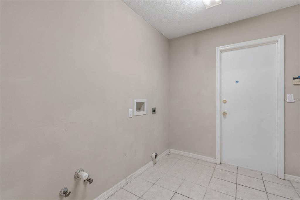 Active With Contract: $549,900 (4 beds, 3 baths, 2535 Square Feet)