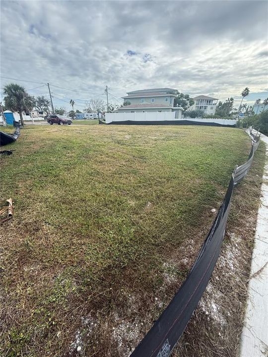 For Sale: $699,000 (0.12 acres)