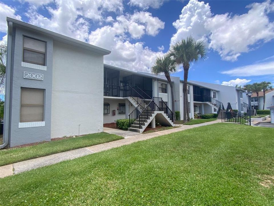 合同活跃: $1,500 (2 贝兹, 2 浴室, 1035 平方英尺)