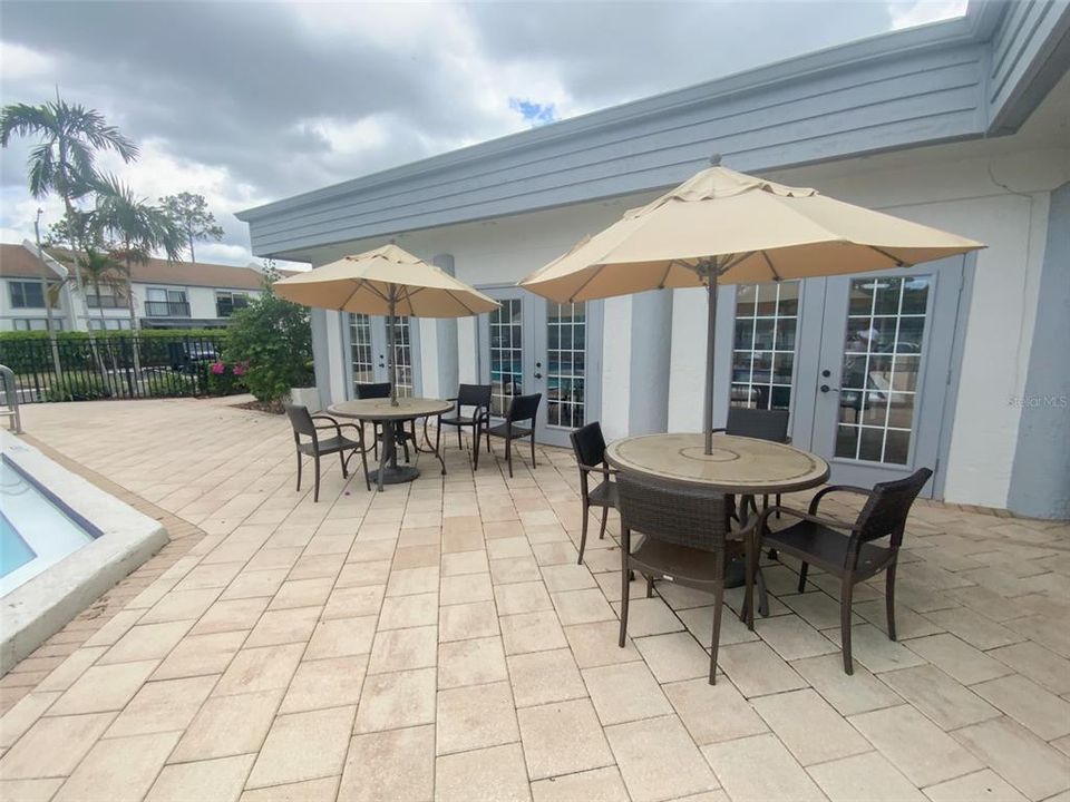 合同活跃: $1,500 (2 贝兹, 2 浴室, 1035 平方英尺)