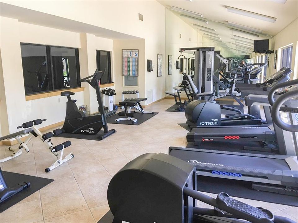 合同活跃: $1,500 (2 贝兹, 2 浴室, 1035 平方英尺)