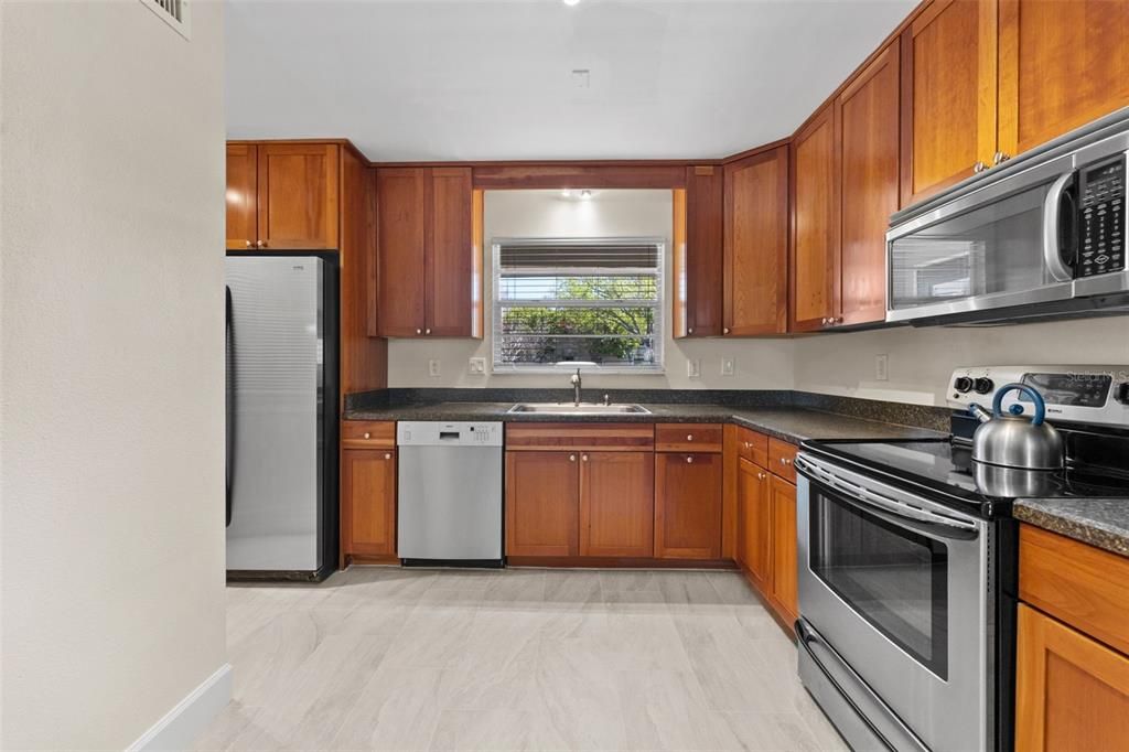 For Sale: $350,000 (3 beds, 2 baths, 1630 Square Feet)