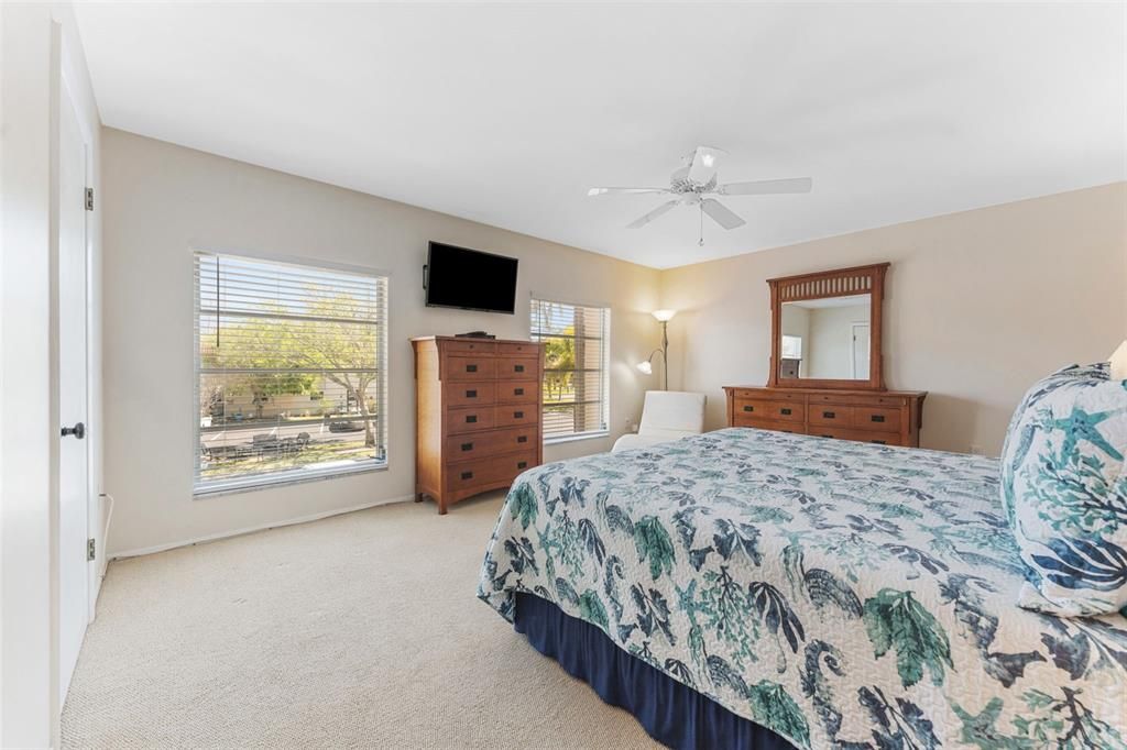 For Sale: $350,000 (3 beds, 2 baths, 1630 Square Feet)