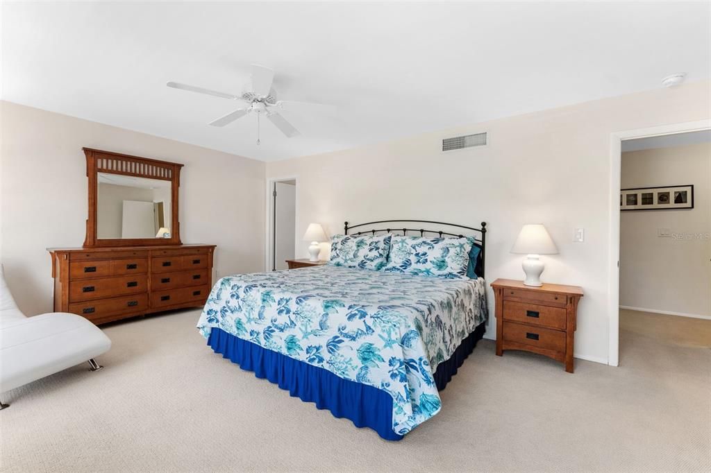 For Sale: $350,000 (3 beds, 2 baths, 1630 Square Feet)