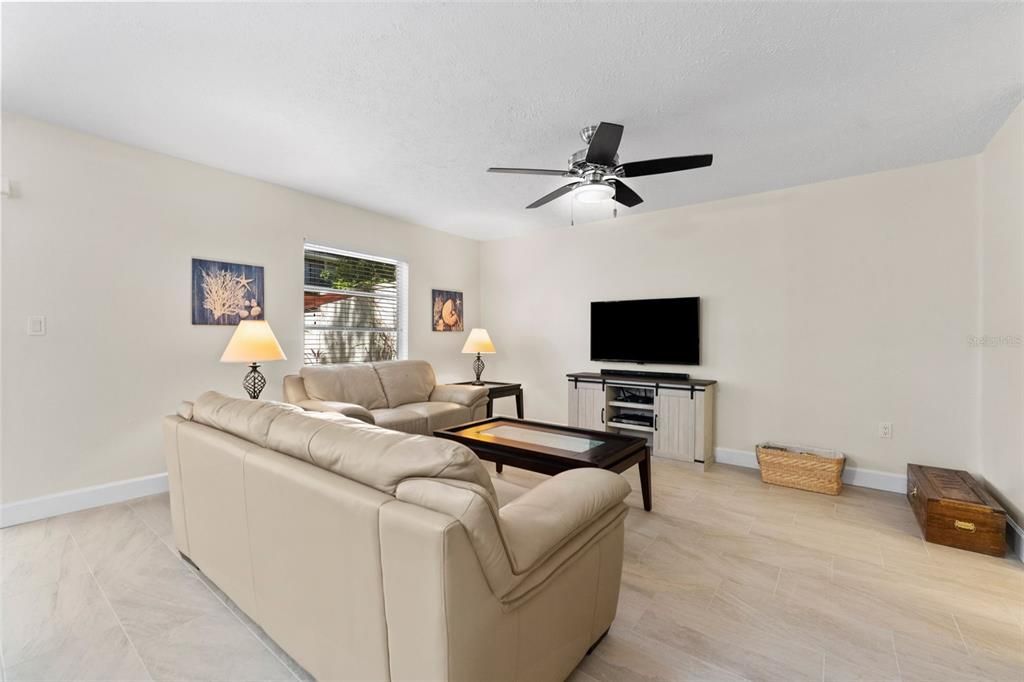 For Sale: $350,000 (3 beds, 2 baths, 1630 Square Feet)