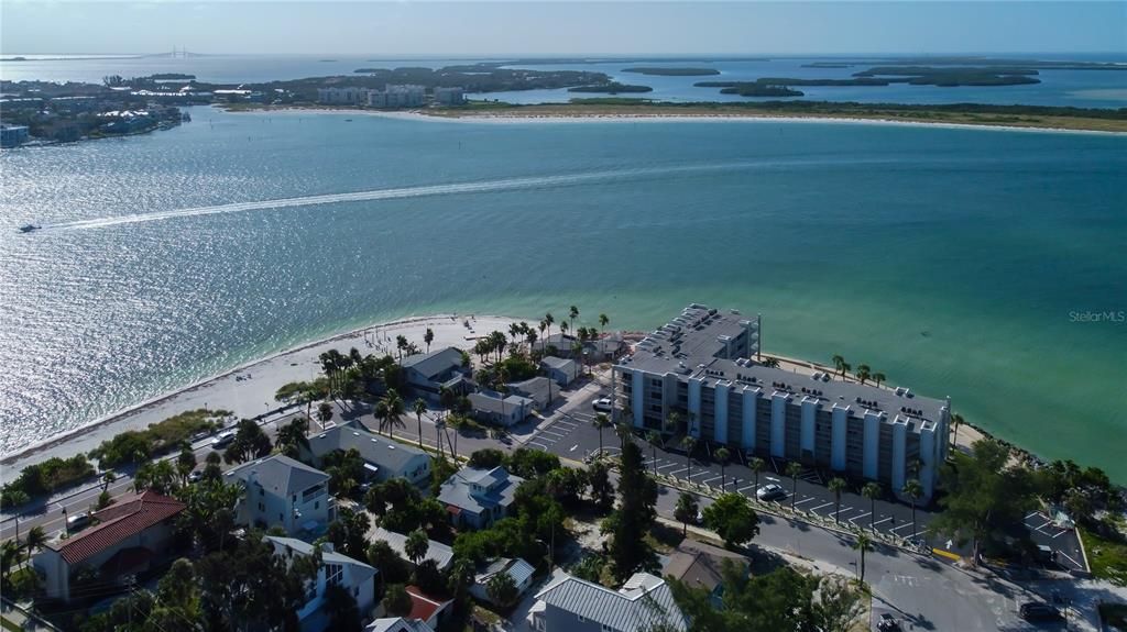 En Venta: $1,890,000 (6 camas, 5 baños, 2790 Pies cuadrados)