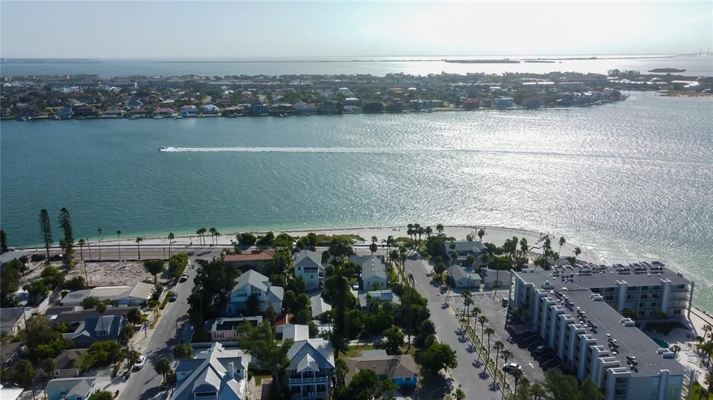 En Venta: $1,890,000 (6 camas, 5 baños, 2790 Pies cuadrados)