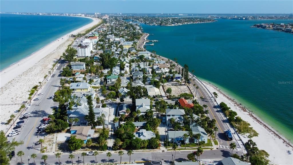 En Venta: $1,890,000 (6 camas, 5 baños, 2790 Pies cuadrados)