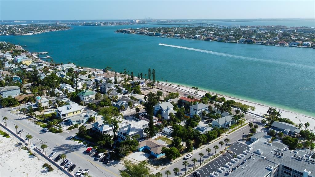 En Venta: $1,890,000 (6 camas, 5 baños, 2790 Pies cuadrados)