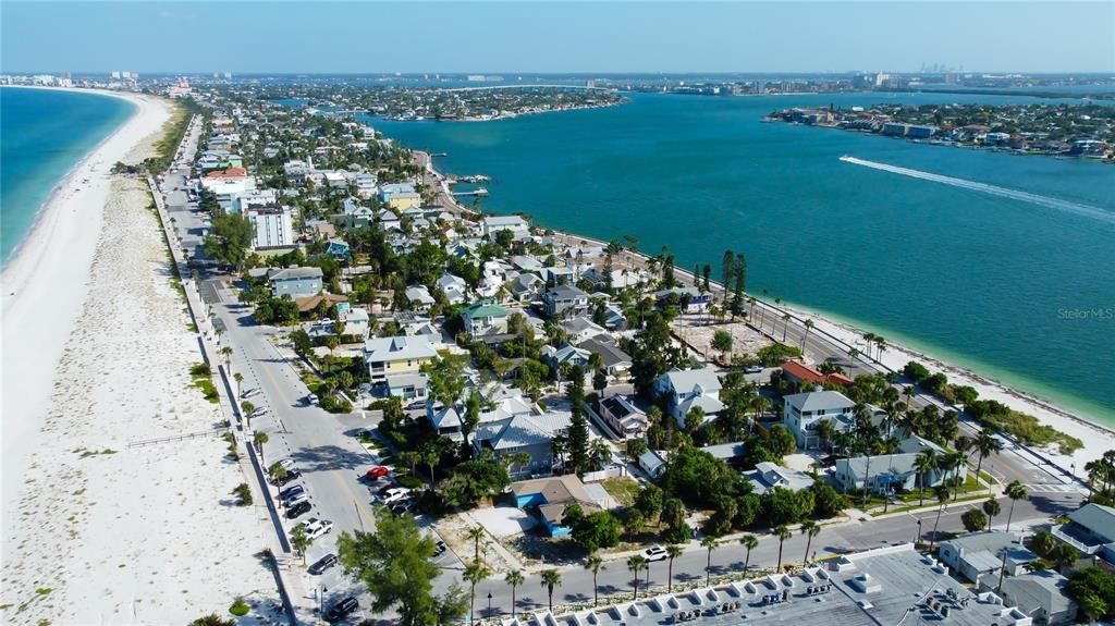 En Venta: $1,890,000 (6 camas, 5 baños, 2790 Pies cuadrados)