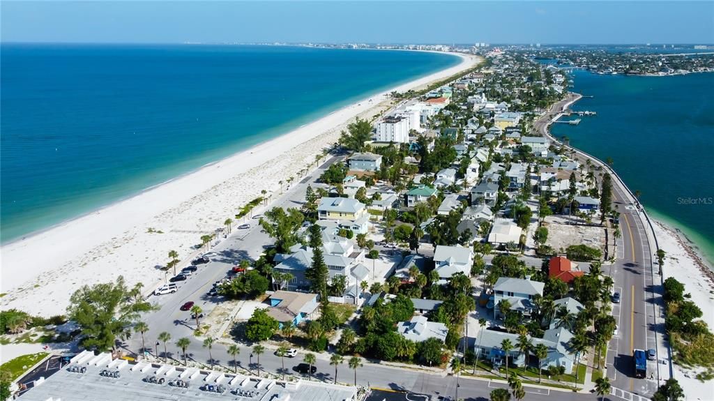 En Venta: $1,890,000 (6 camas, 5 baños, 2790 Pies cuadrados)