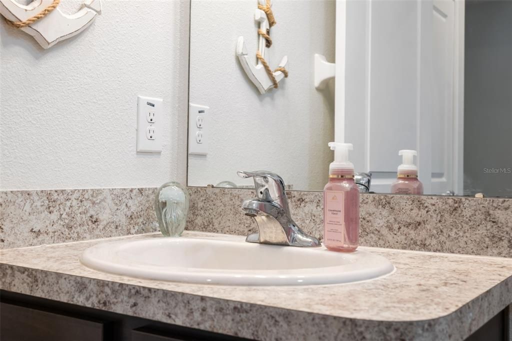 На продажу: $324,900 (3 спален, 2 ванн, 1710 Квадратных фут)