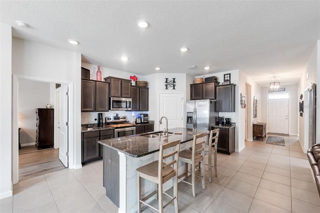 На продажу: $324,900 (3 спален, 2 ванн, 1710 Квадратных фут)