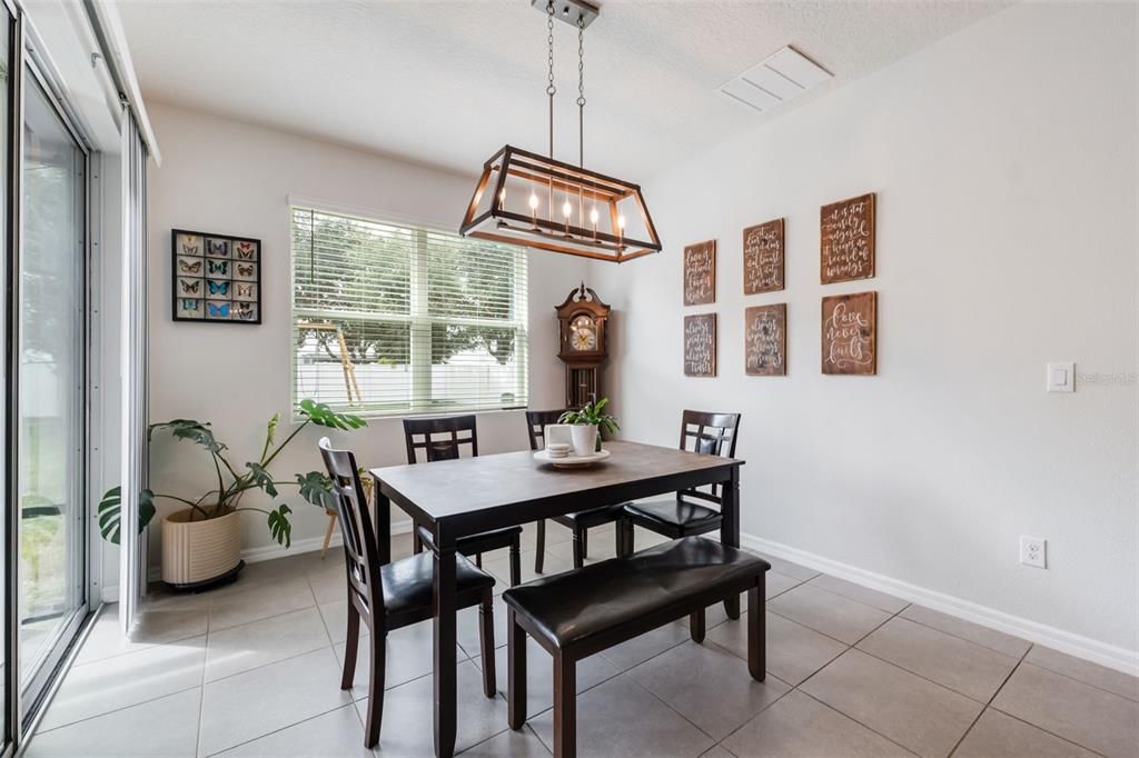 На продажу: $324,900 (3 спален, 2 ванн, 1710 Квадратных фут)