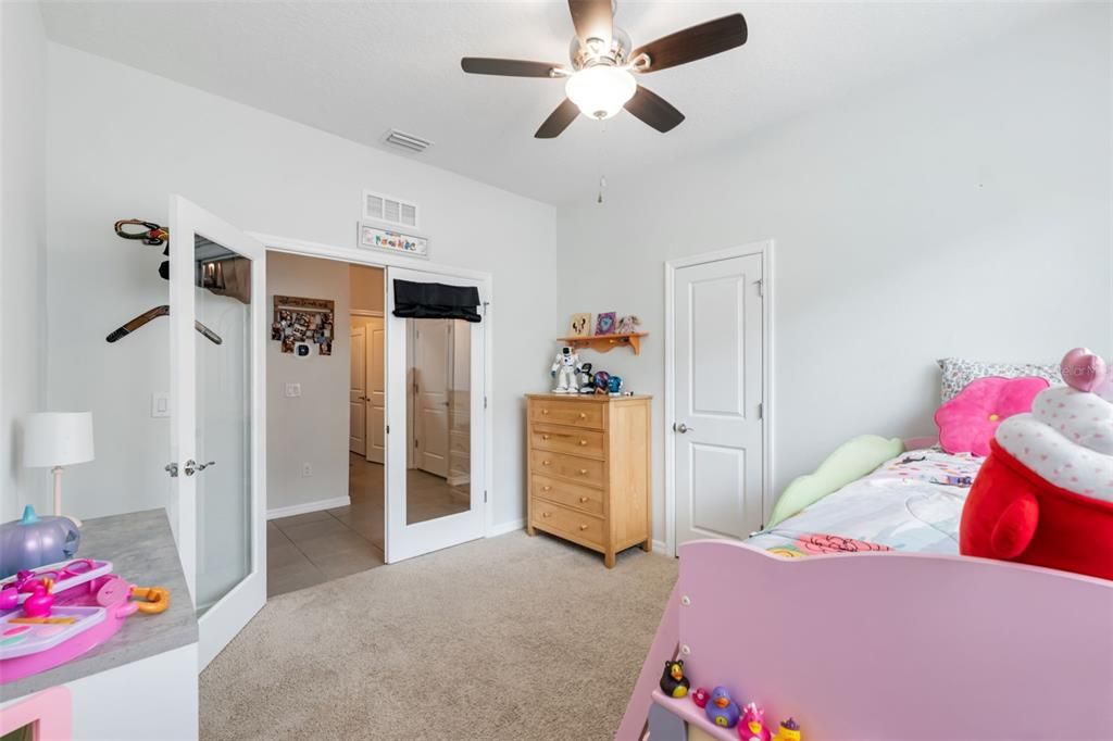 На продажу: $324,900 (3 спален, 2 ванн, 1710 Квадратных фут)