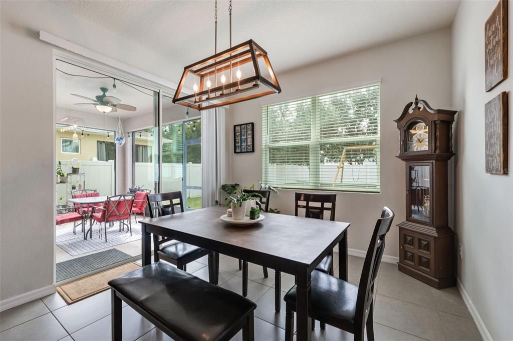 На продажу: $324,900 (3 спален, 2 ванн, 1710 Квадратных фут)