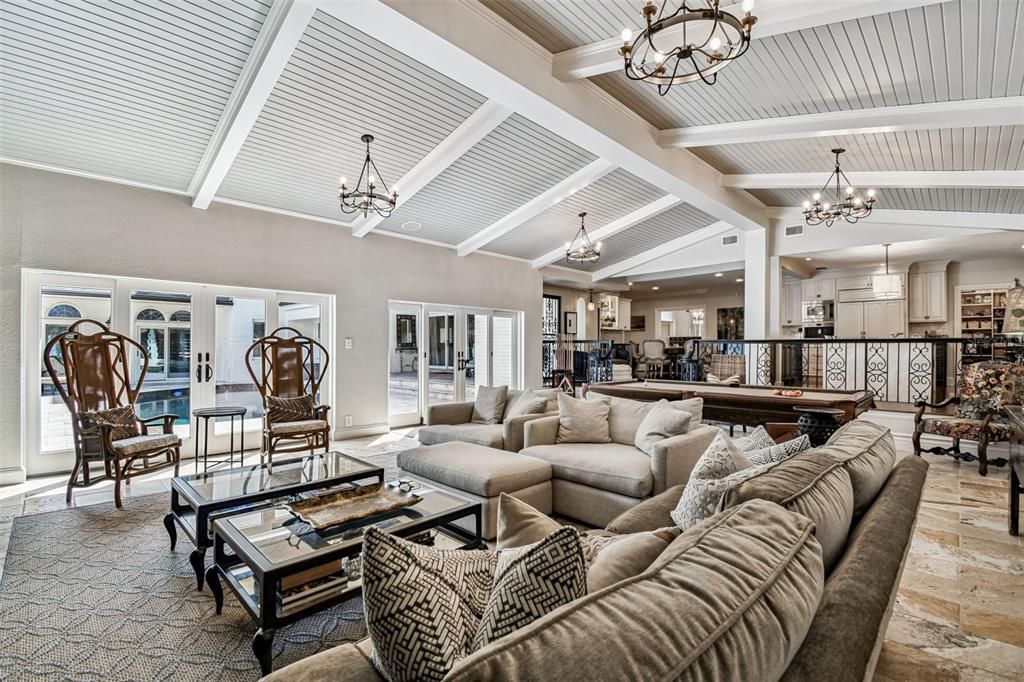 合同活跃: $5,499,000 (5 贝兹, 6 浴室, 7906 平方英尺)