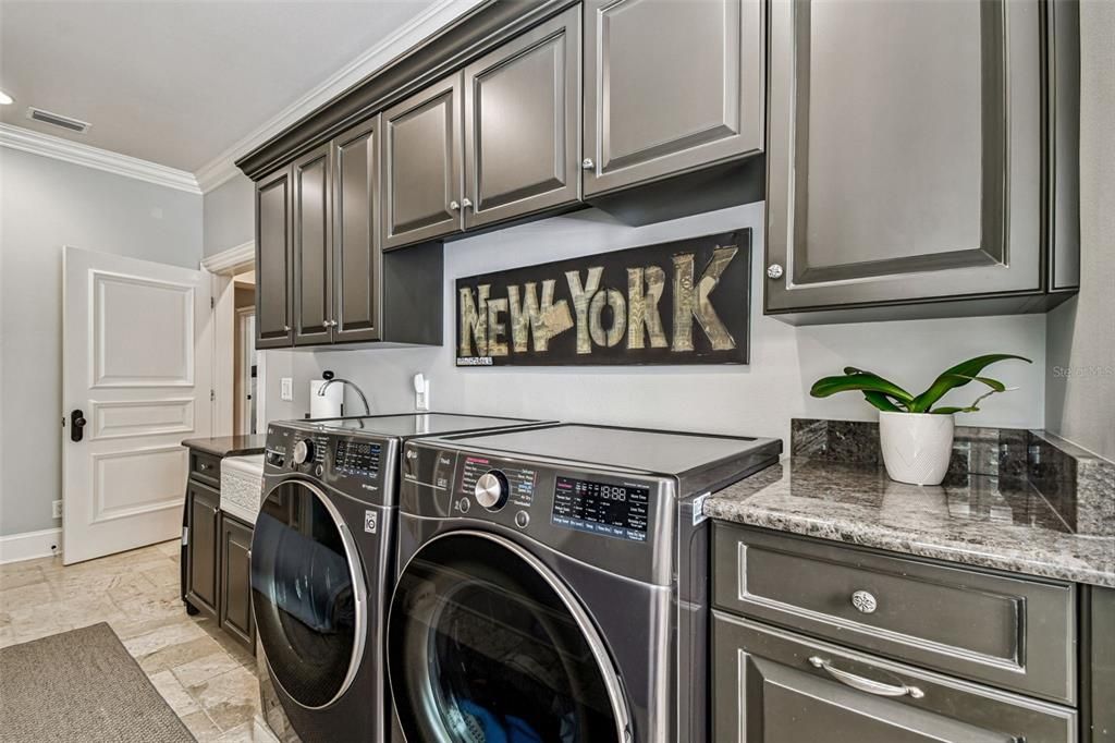 合同活跃: $5,499,000 (5 贝兹, 6 浴室, 7906 平方英尺)