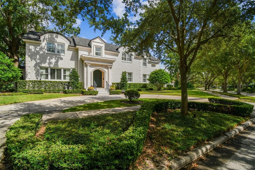 合同活跃: $5,499,000 (5 贝兹, 6 浴室, 7906 平方英尺)