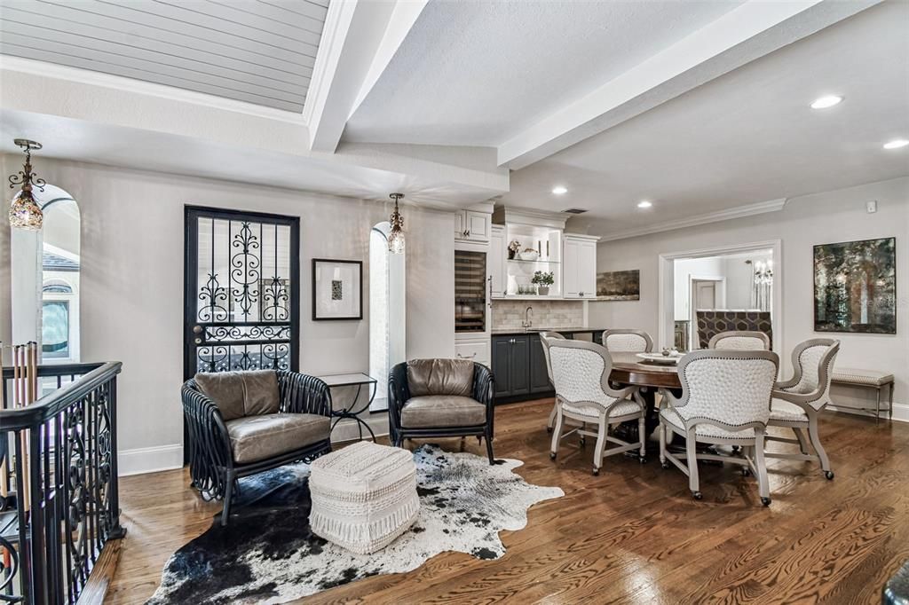 合同活跃: $5,499,000 (5 贝兹, 6 浴室, 7906 平方英尺)