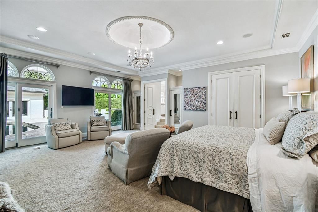 合同活跃: $5,499,000 (5 贝兹, 6 浴室, 7906 平方英尺)