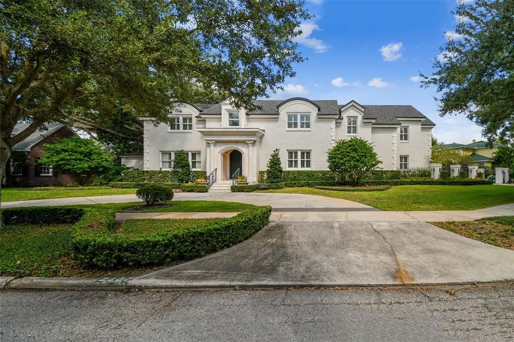 合同活跃: $5,499,000 (5 贝兹, 6 浴室, 7906 平方英尺)