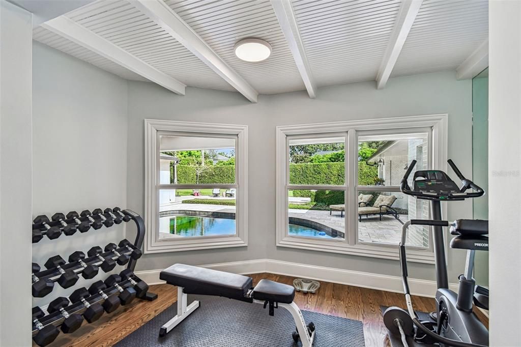 合同活跃: $5,499,000 (5 贝兹, 6 浴室, 7906 平方英尺)