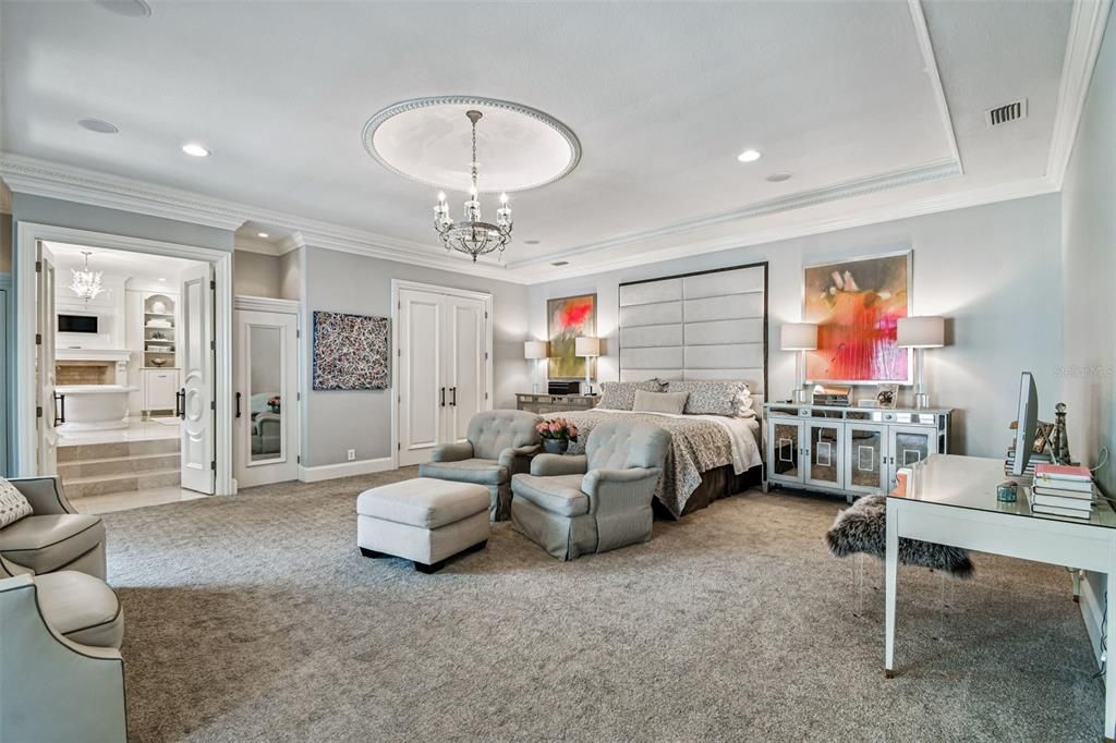 合同活跃: $5,499,000 (5 贝兹, 6 浴室, 7906 平方英尺)