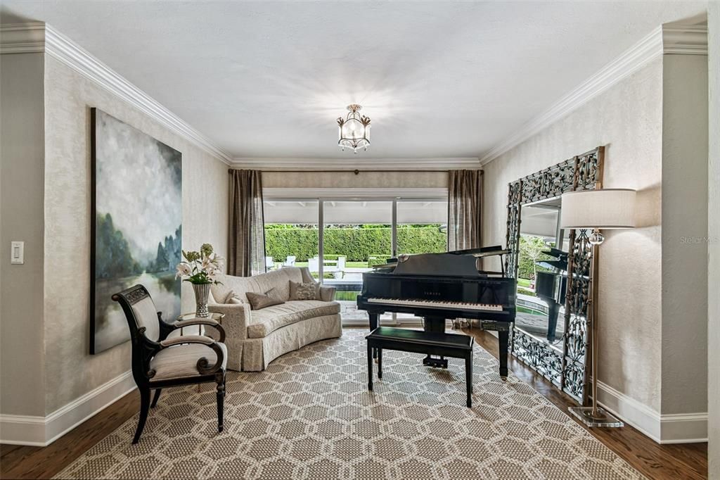 合同活跃: $5,499,000 (5 贝兹, 6 浴室, 7906 平方英尺)