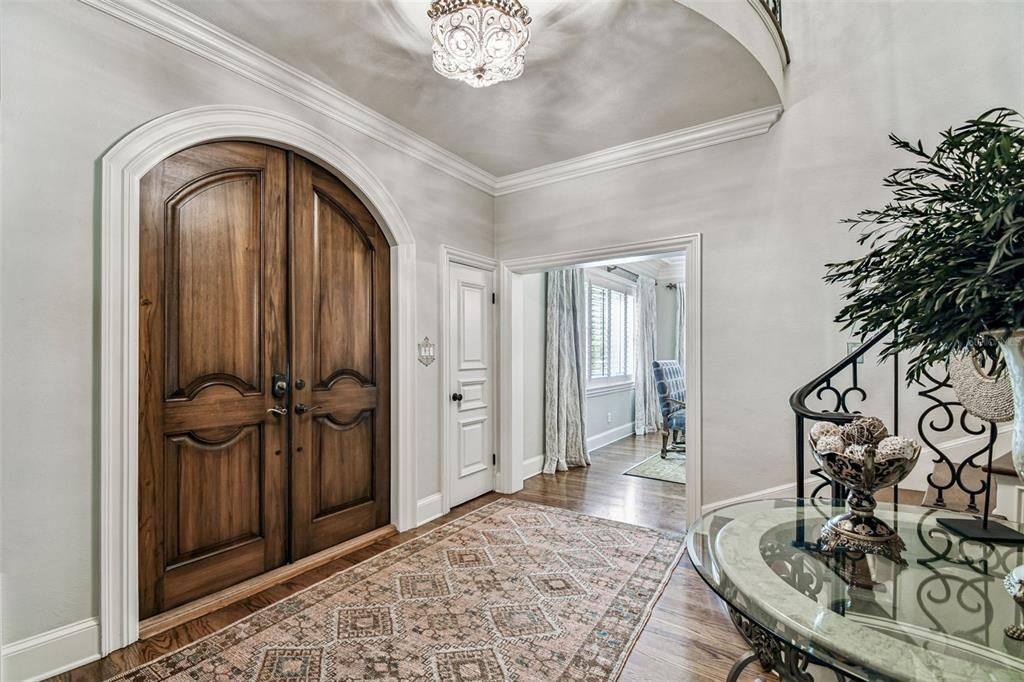 合同活跃: $5,499,000 (5 贝兹, 6 浴室, 7906 平方英尺)