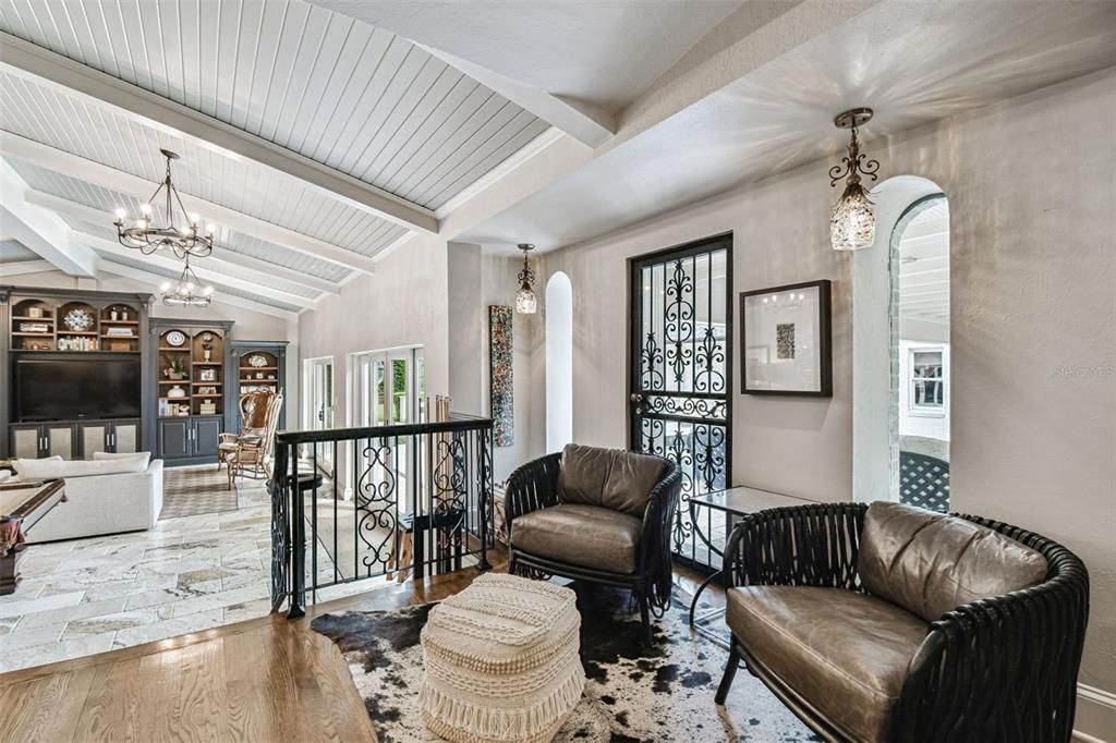 合同活跃: $5,499,000 (5 贝兹, 6 浴室, 7906 平方英尺)