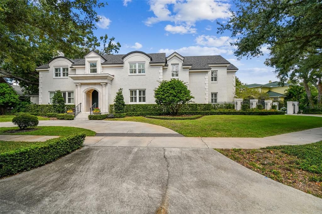 合同活跃: $5,499,000 (5 贝兹, 6 浴室, 7906 平方英尺)