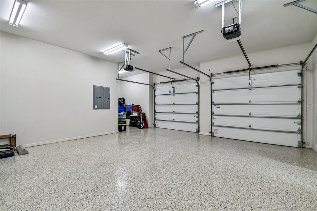 合同活跃: $5,499,000 (5 贝兹, 6 浴室, 7906 平方英尺)