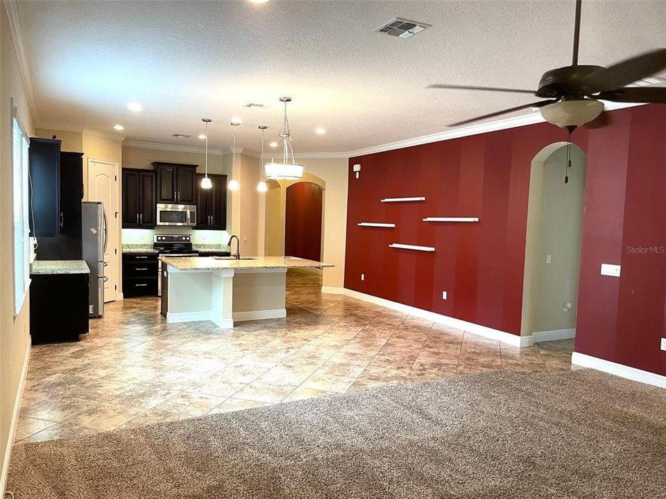 Activo con contrato: $3,100 (3 camas, 2 baños, 1792 Pies cuadrados)