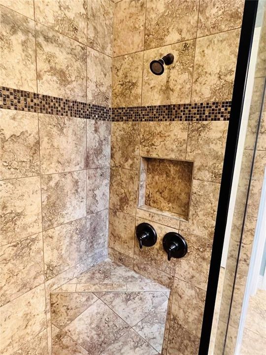 Activo con contrato: $3,100 (3 camas, 2 baños, 1792 Pies cuadrados)