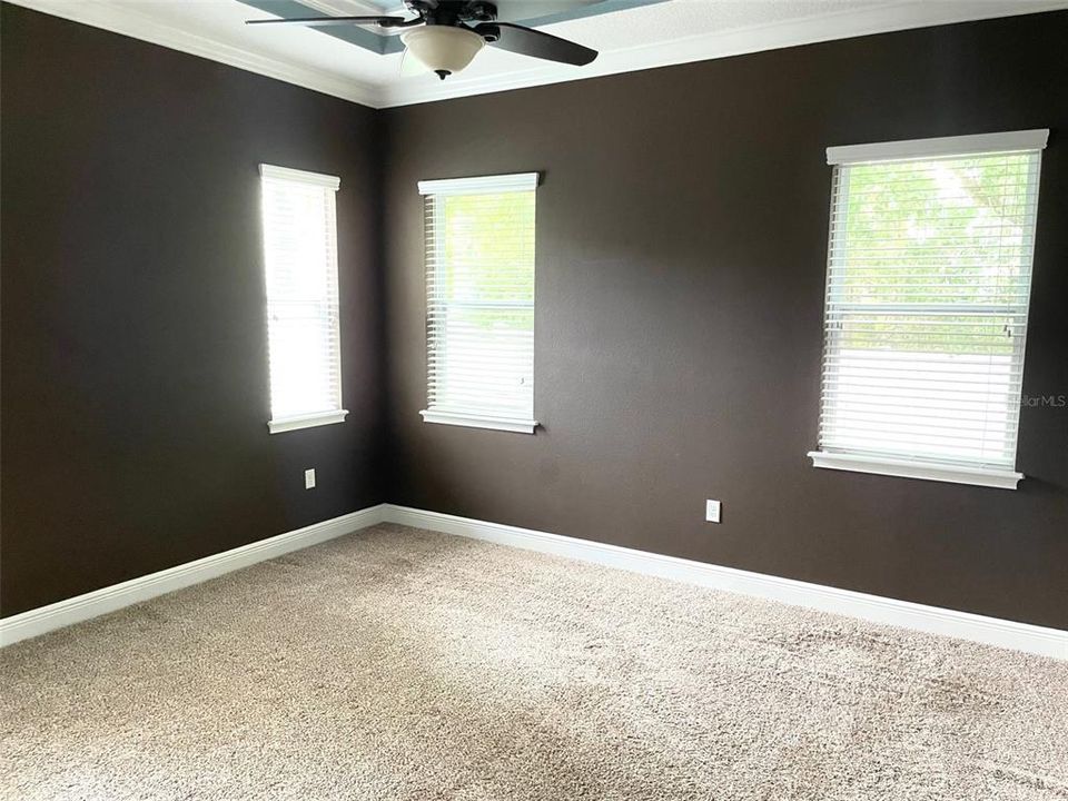 Activo con contrato: $3,100 (3 camas, 2 baños, 1792 Pies cuadrados)