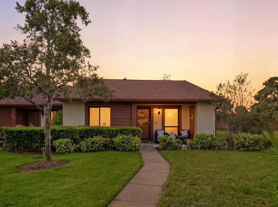 For Sale: $157,400 (2 beds, 2 baths, 1125 Square Feet)