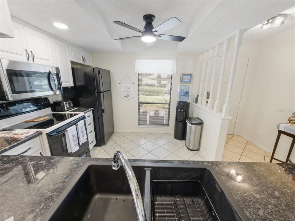 For Sale: $157,400 (2 beds, 2 baths, 1125 Square Feet)