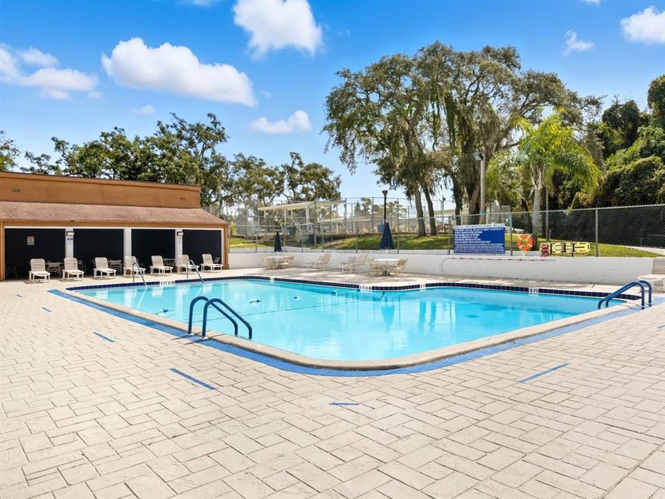 For Sale: $157,400 (2 beds, 2 baths, 1125 Square Feet)