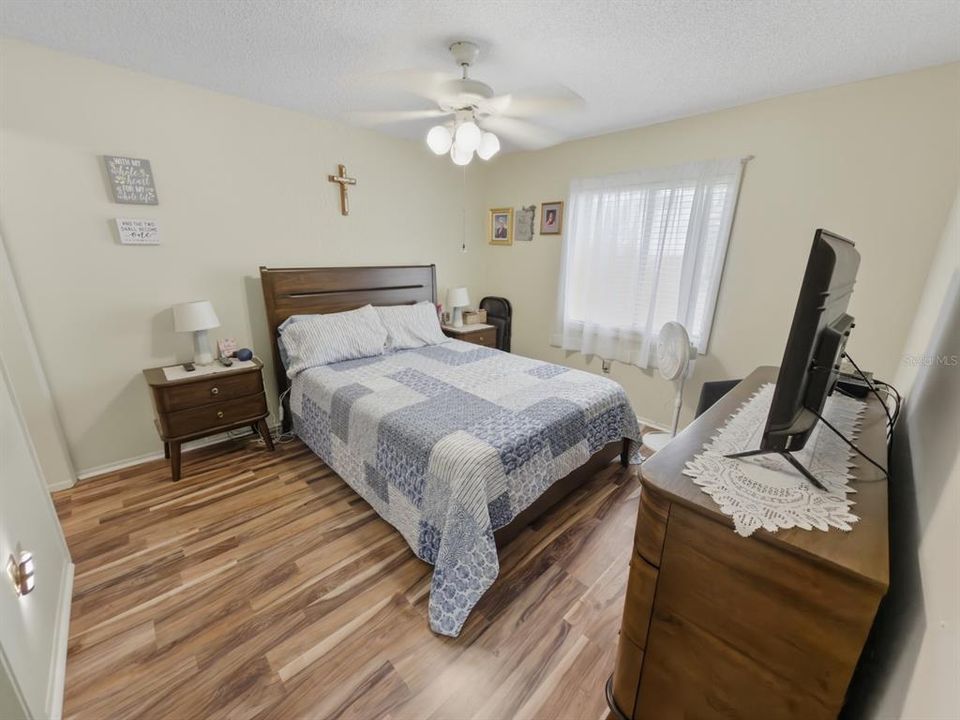 For Sale: $157,400 (2 beds, 2 baths, 1125 Square Feet)