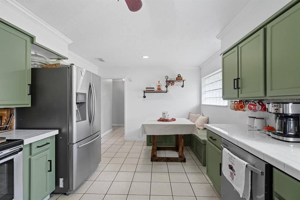 待售: $315,000 (3 贝兹, 1 浴室, 1334 平方英尺)