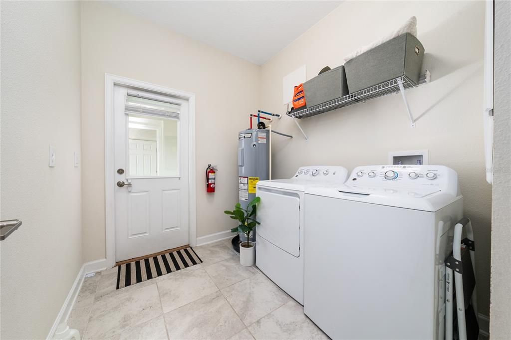 待售: $415,000 (3 贝兹, 2 浴室, 1717 平方英尺)