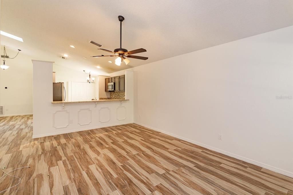 待售: $415,000 (3 贝兹, 2 浴室, 1568 平方英尺)