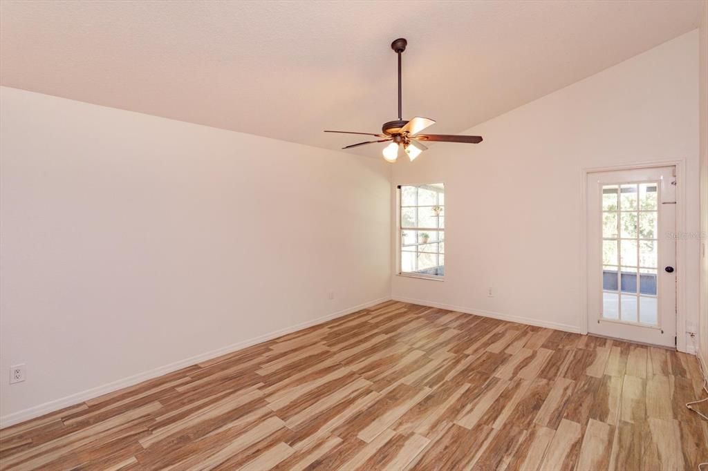 待售: $415,000 (3 贝兹, 2 浴室, 1568 平方英尺)