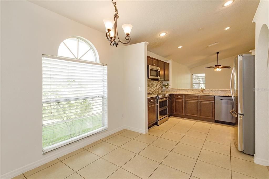 待售: $415,000 (3 贝兹, 2 浴室, 1568 平方英尺)