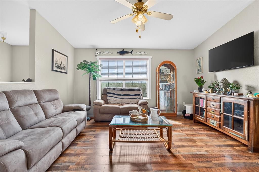 For Sale: $625,000 (4 beds, 3 baths, 1776 Square Feet)